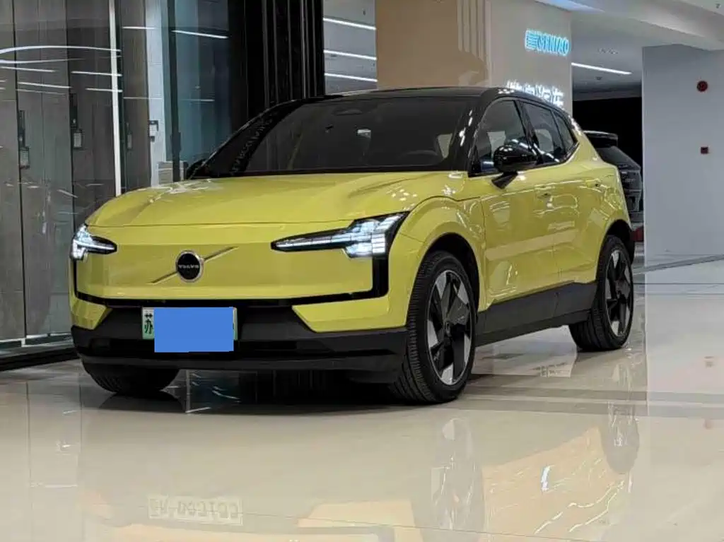 Volvo EX30 2024