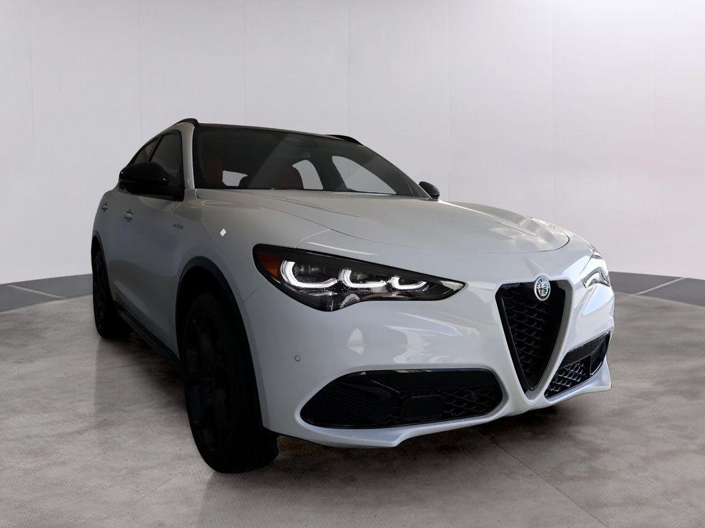 Alfa Romeo Stelvio 2025