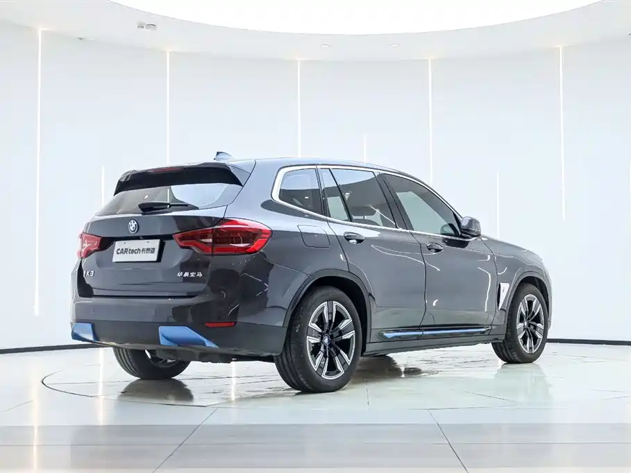 BMW iX3 2021