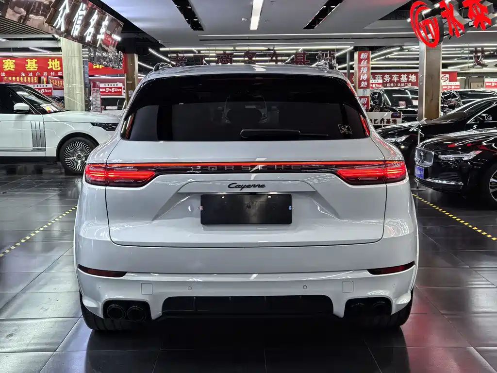 Porsche Cayenne 2022