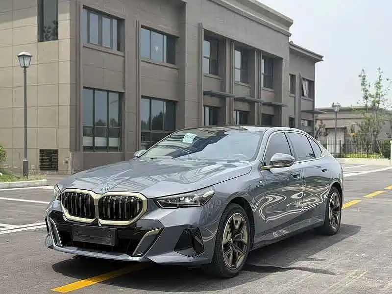 BMW i5 2024