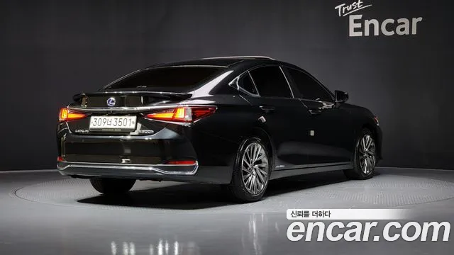 Lexus ES 2021