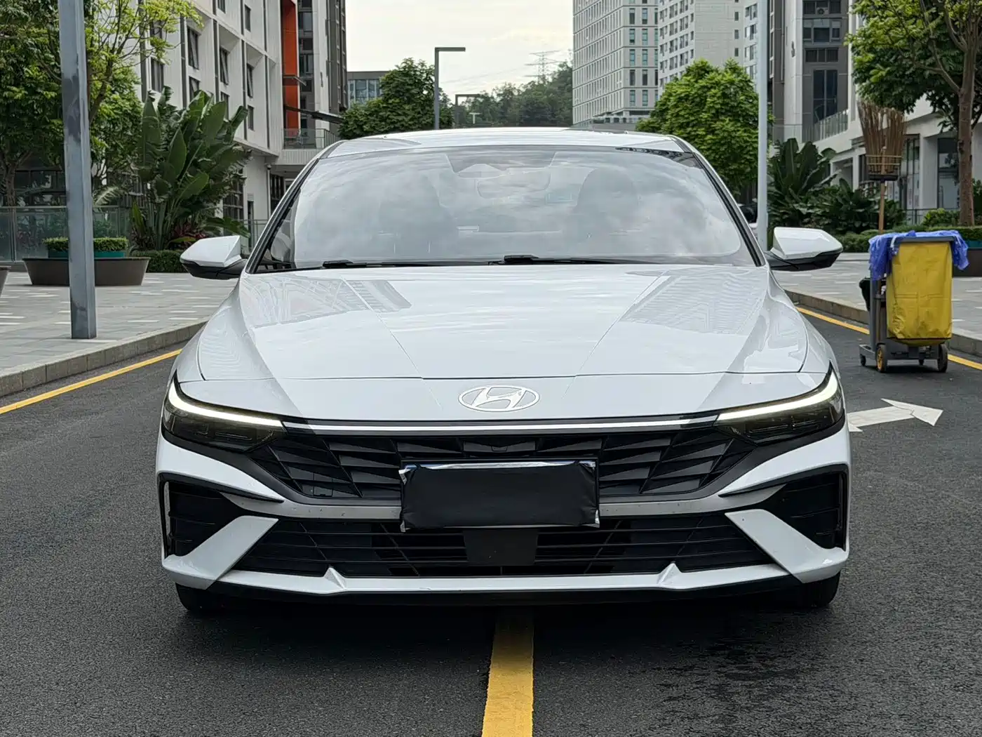Hyundai Elantra 2024