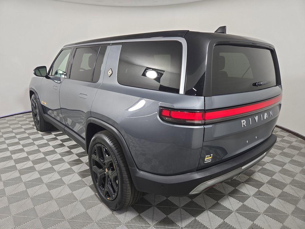 Rivian R1S 2022