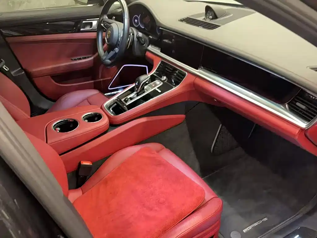 Porsche Panamera 2023