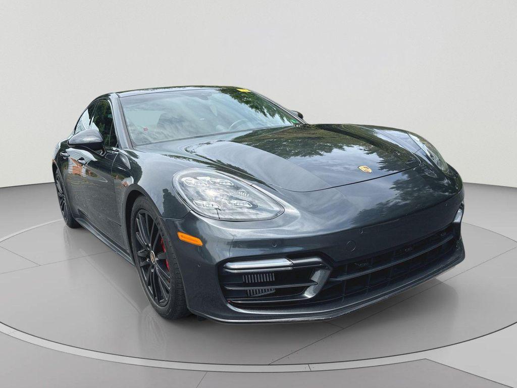 Porsche Panamera 2021