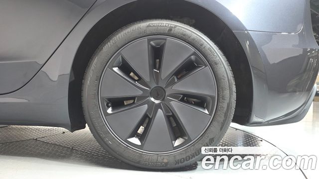 Tesla Model 3 2025