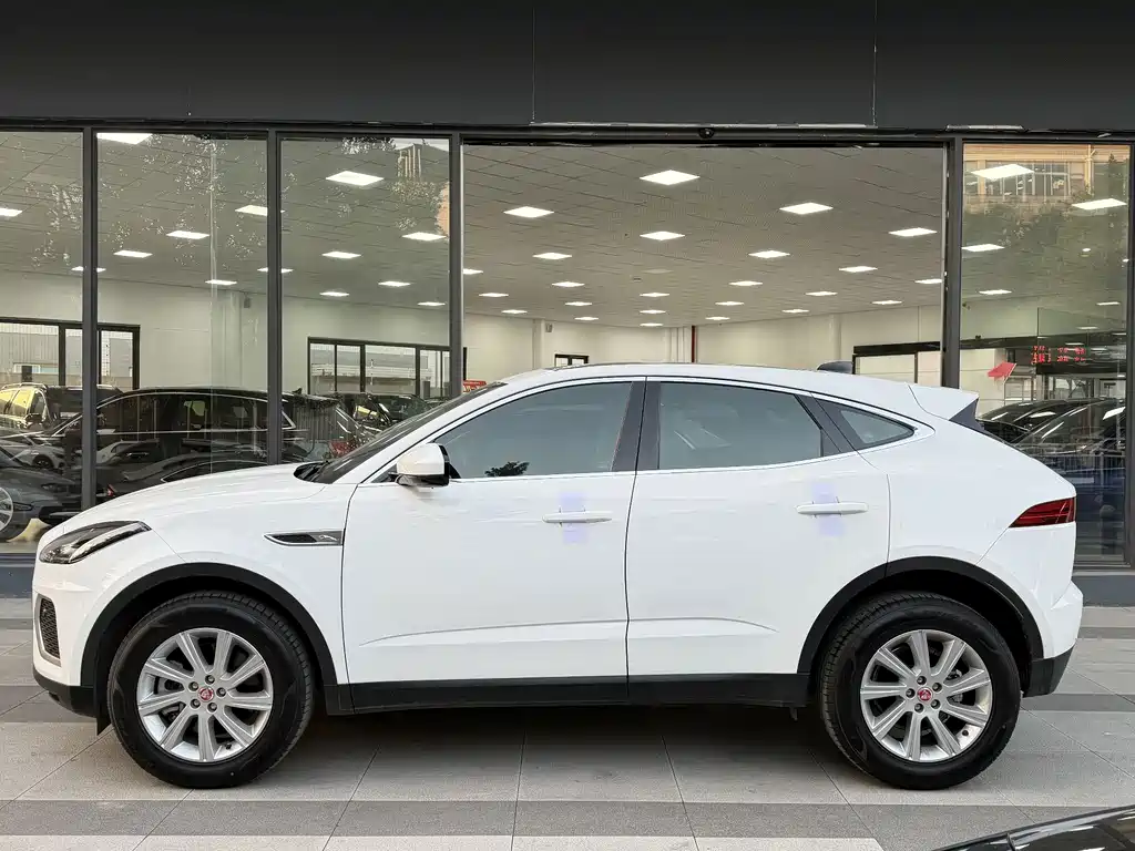 Jaguar E-Pace 2024