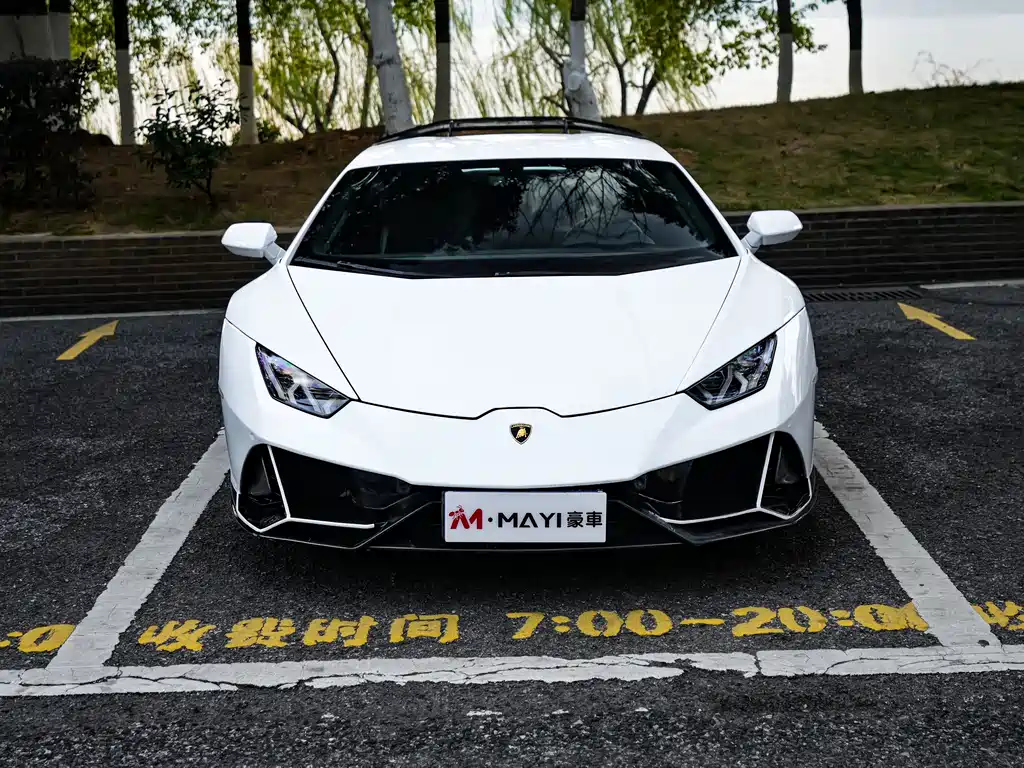 Lamborghini Huracán 2021