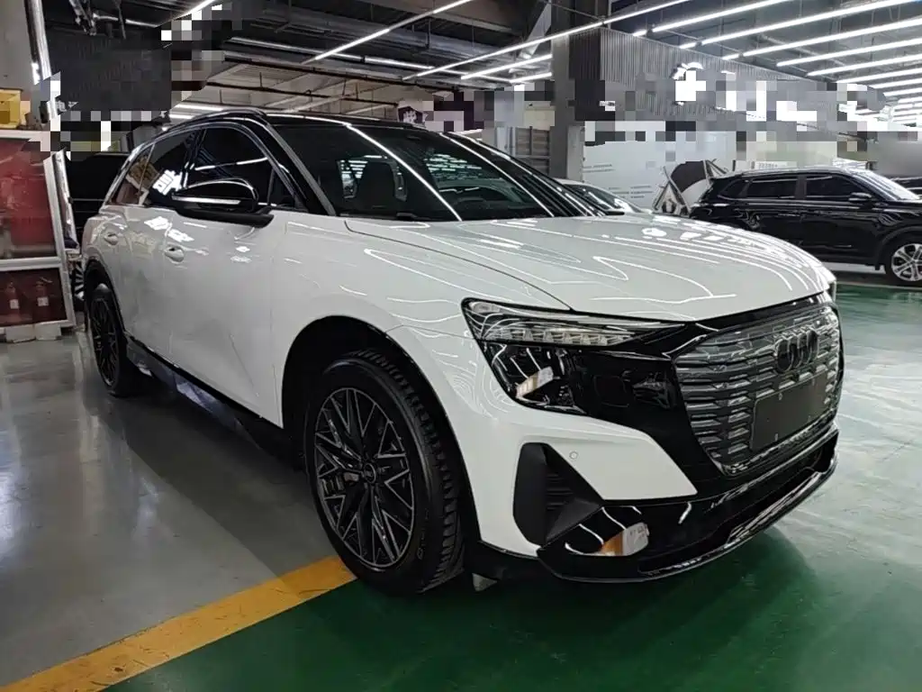 Audi Q5 e-tron 2024