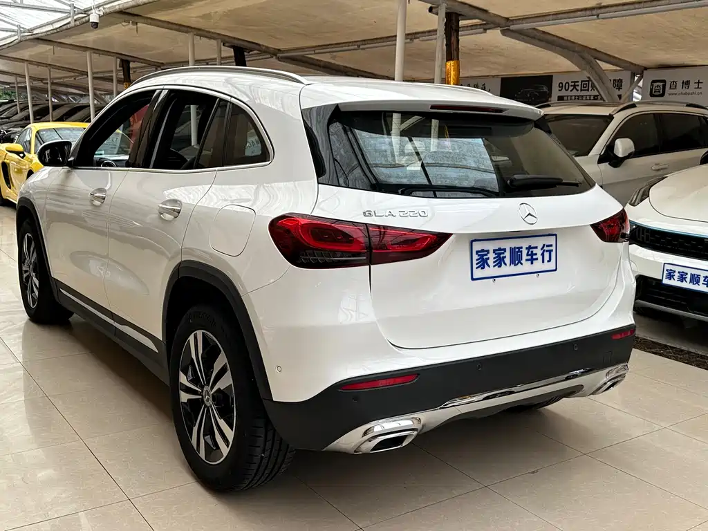 Mercedes-Benz GLA 2023