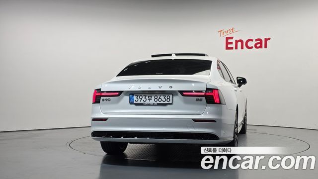Volvo S90 2025