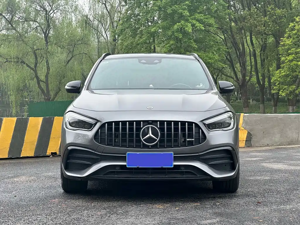 Mercedes-Benz GLA AMG 2021