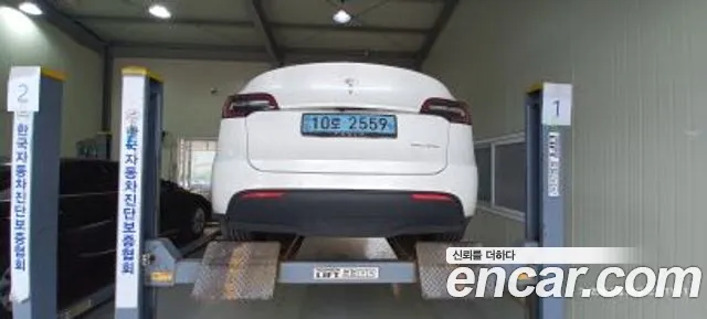 Tesla Model Y 2021