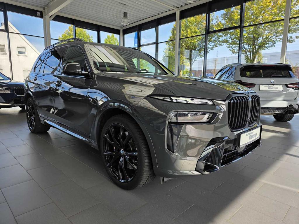 BMW X7 2025