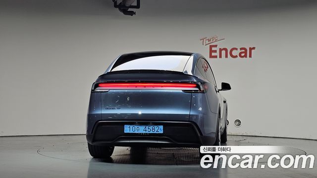 Tesla Model Y 2026