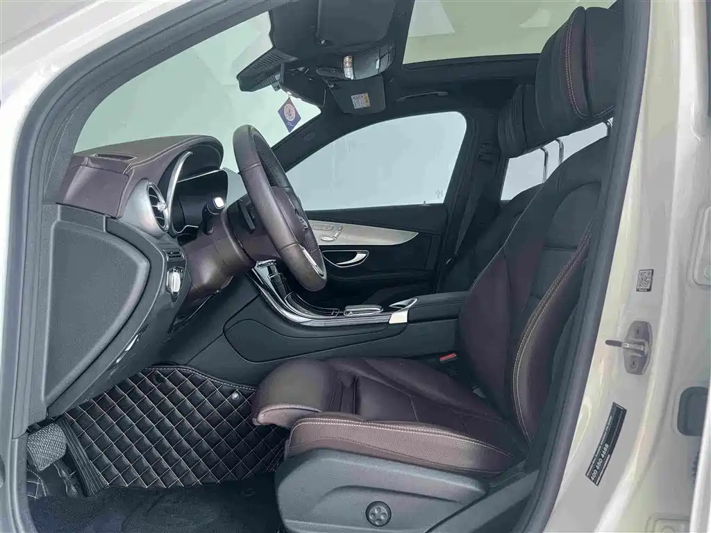 Mercedes-Benz GLC 2023