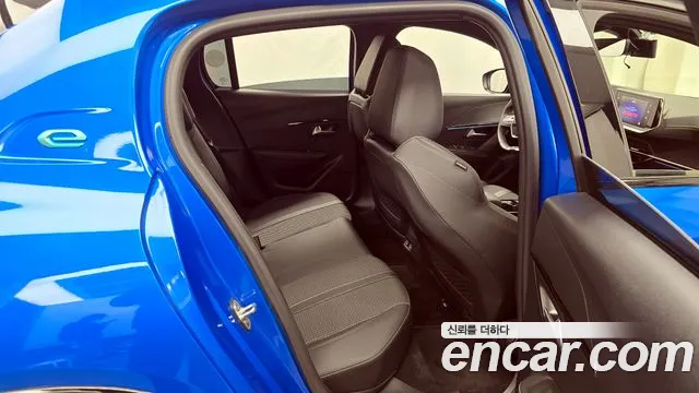 Peugeot 208 2021