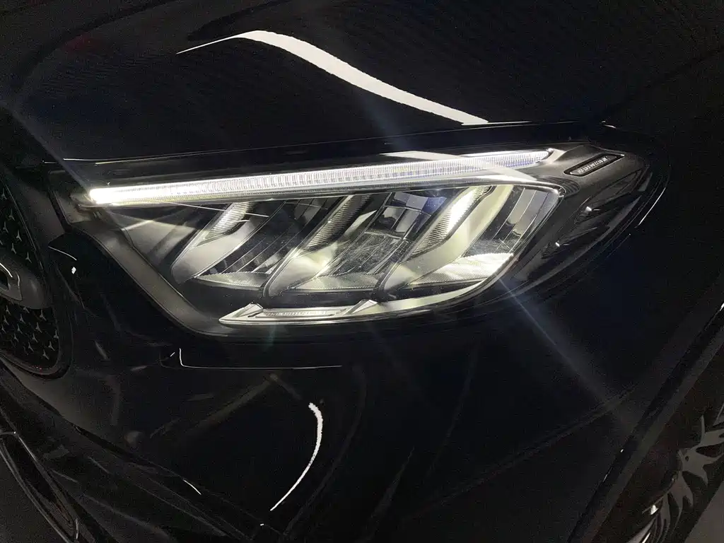 Mercedes-Benz GLC 2025