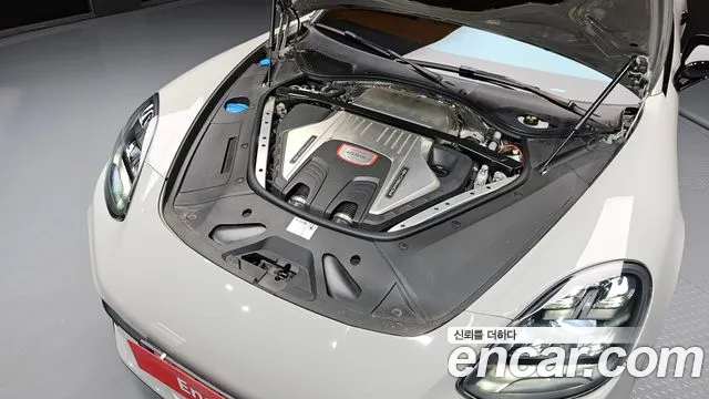 Porsche Panamera 2022