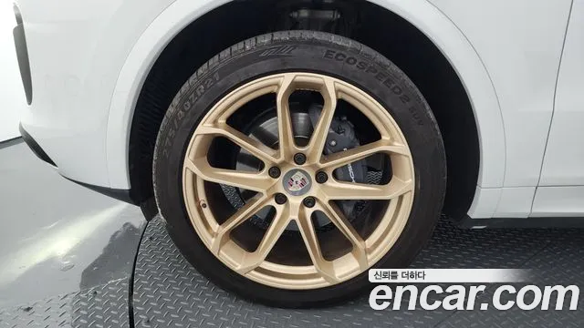 Porsche Cayenne 2022