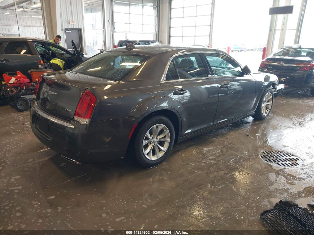 Chrysler 300 2021