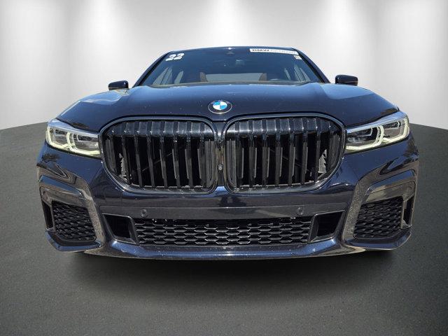 BMW 750 2022