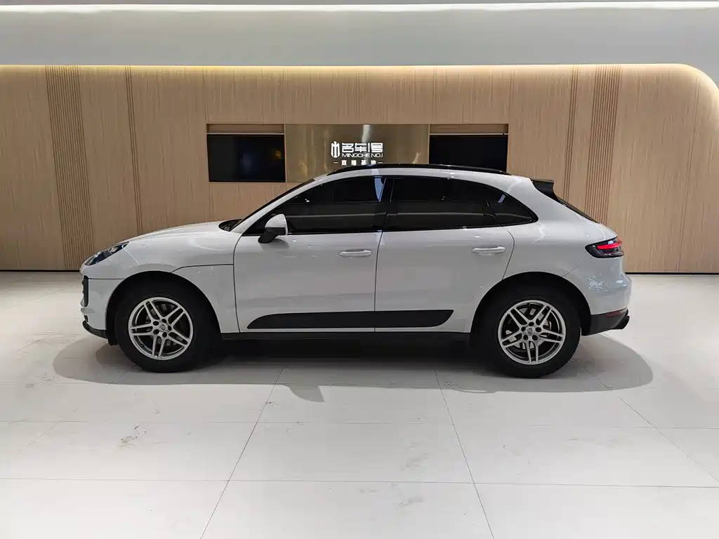 Porsche Macan 2021