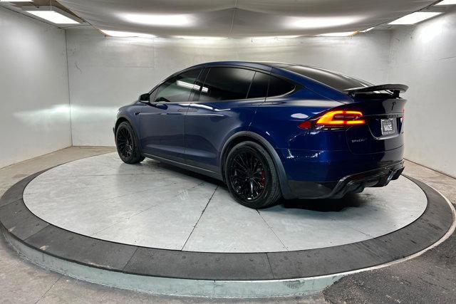 Tesla Model X 2021