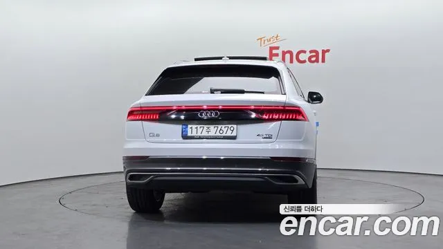 Audi Q8 2021