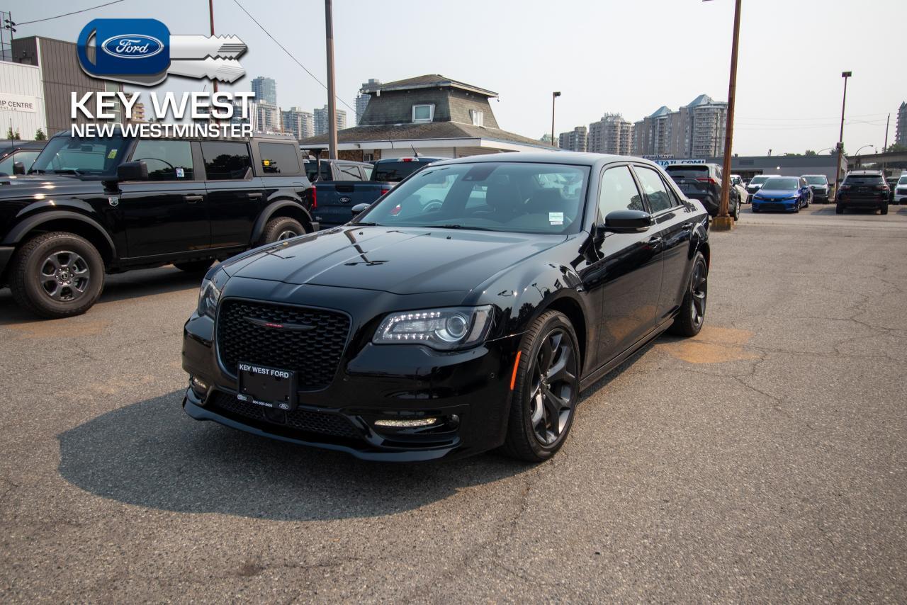 Chrysler 300 2023