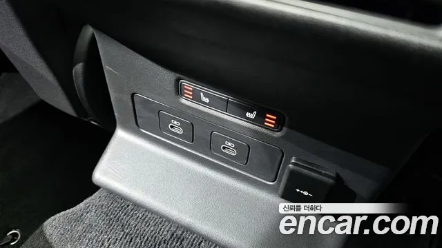 Land Rover Range Rover Velar 2024