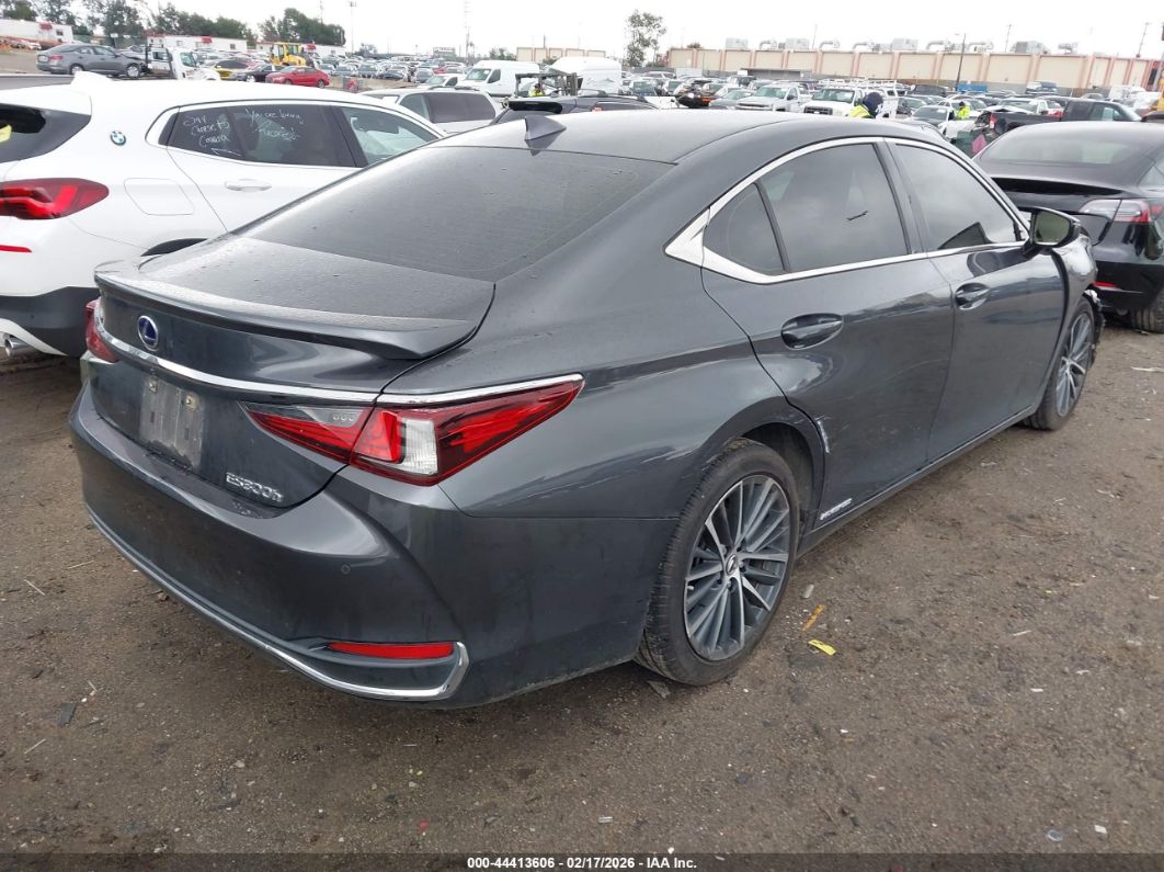 Lexus ES 2022