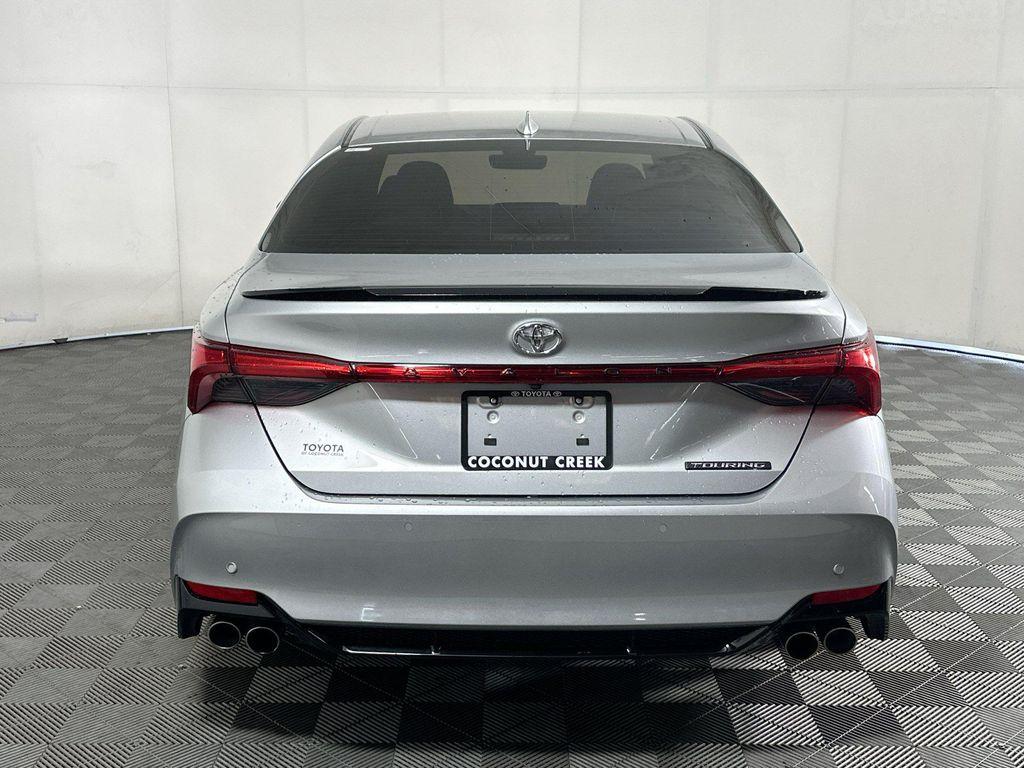 Toyota Avalon 2022