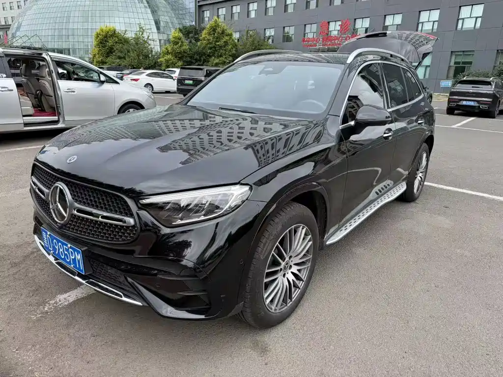 Mercedes-Benz GLC 2025