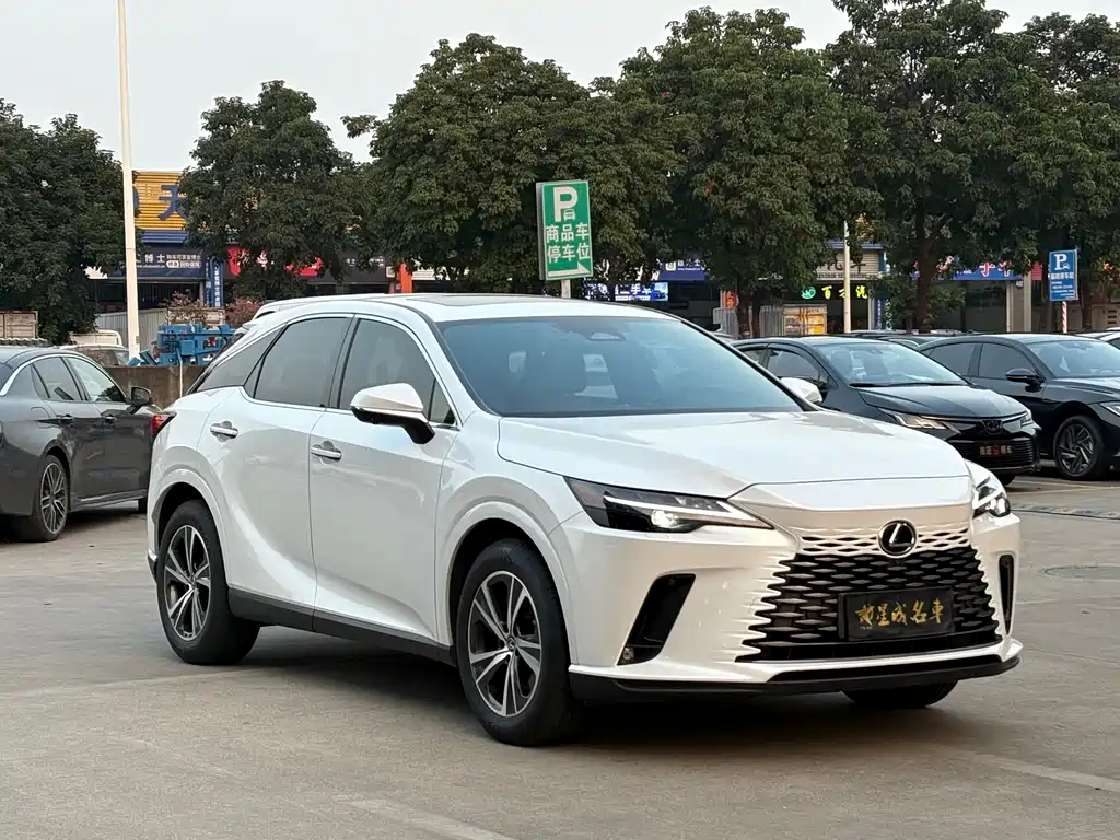 Lexus RX 2025