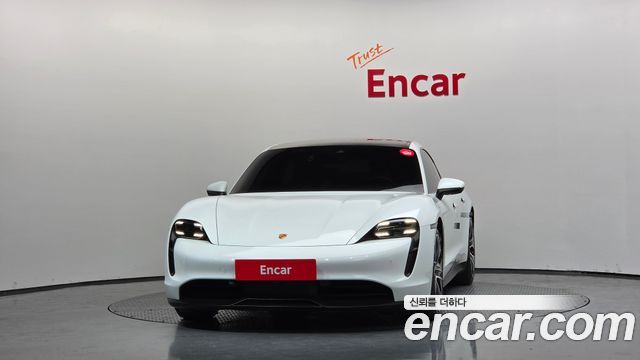 Porsche Taycan 2021