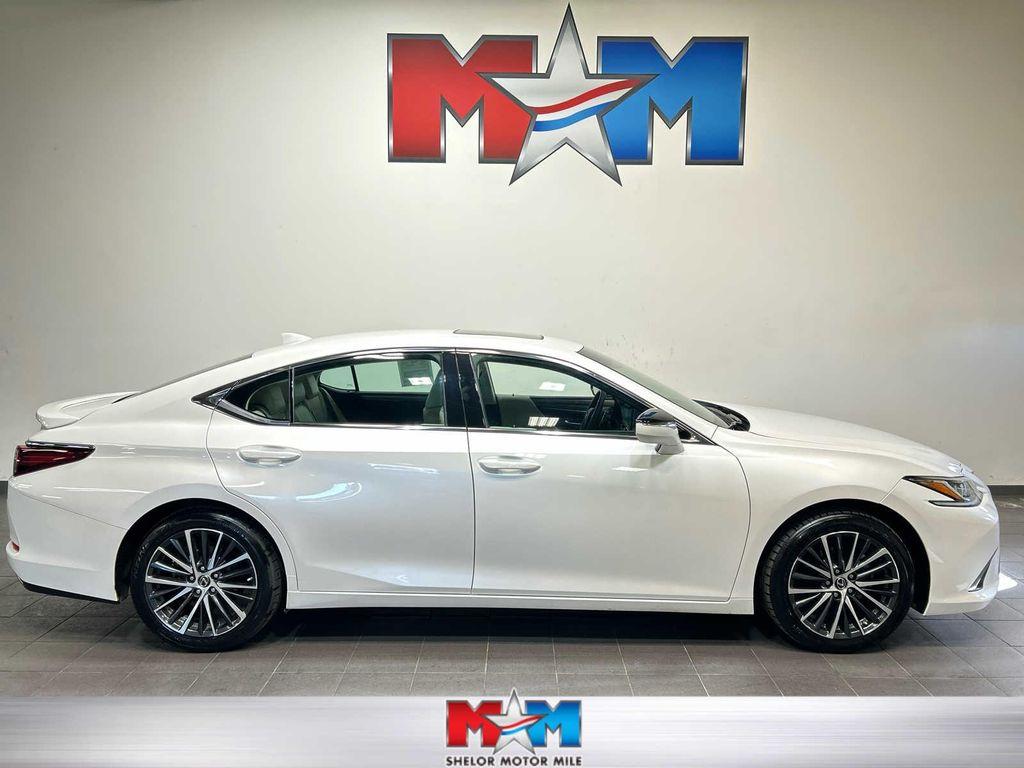 Lexus ES 2025