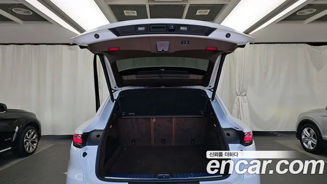 Porsche Cayenne 2021