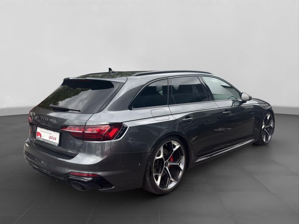 Audi RS4 2023