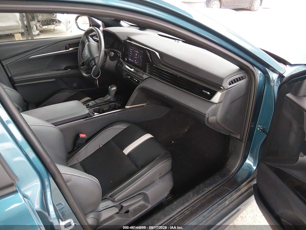 Toyota Camry 2025
