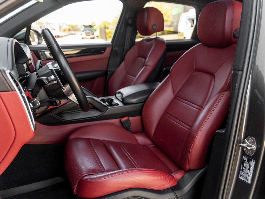 Porsche Cayenne 2022