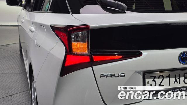 Toyota Prius 2021
