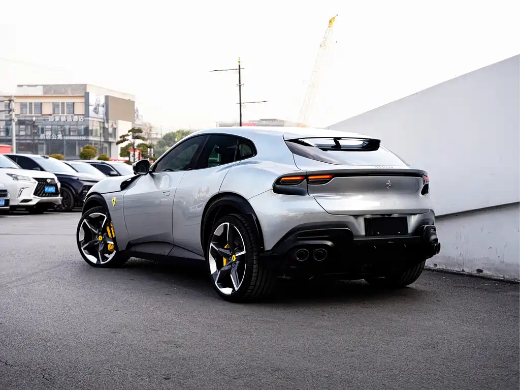 Ferrari Purosangue 2024