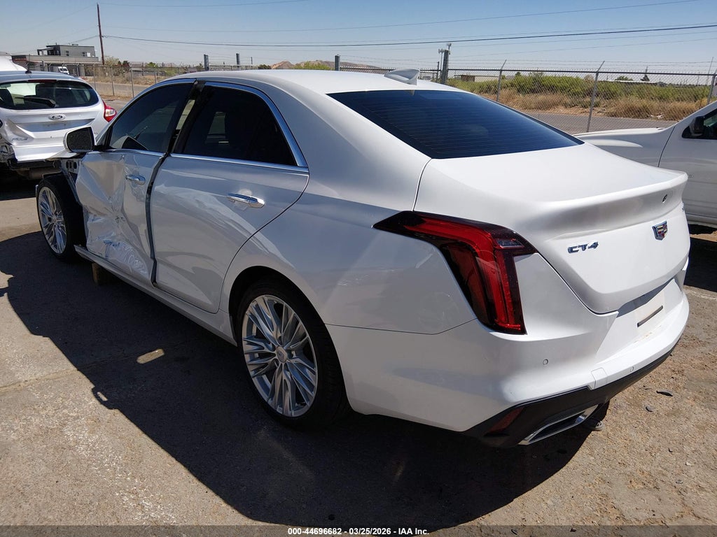 Cadillac CT4 2022