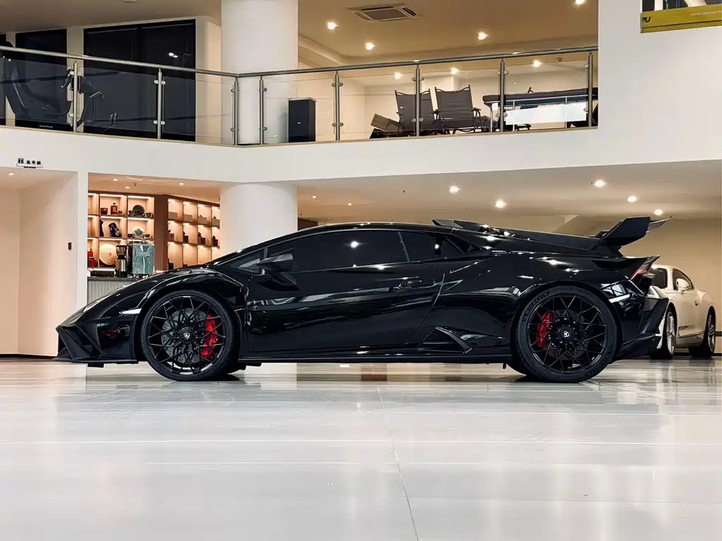 Lamborghini Huracán 2023