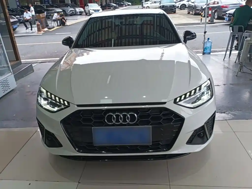 Audi A4 2023
