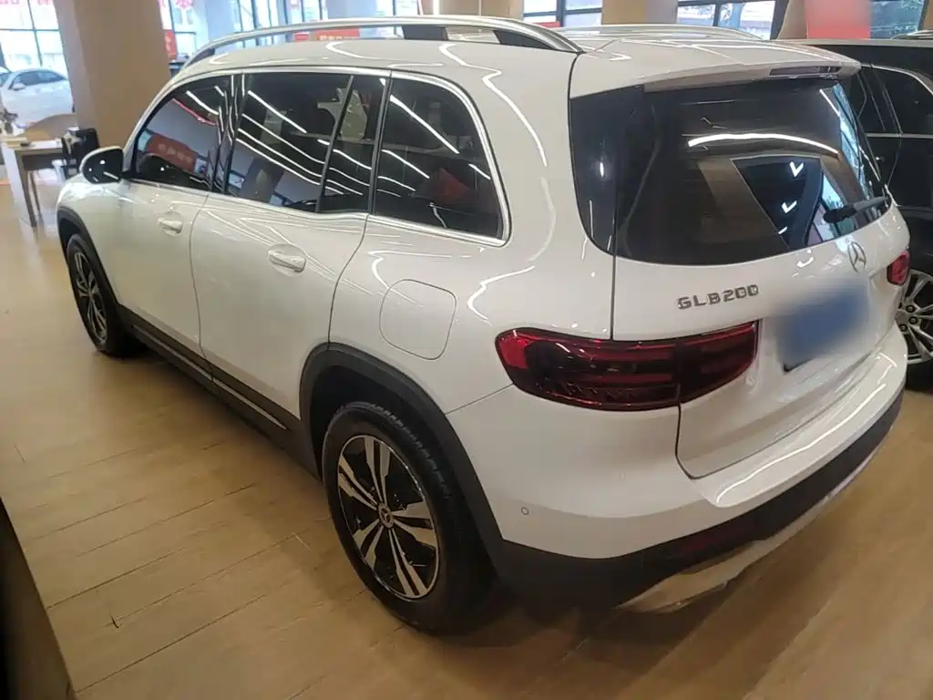 Mercedes-Benz GLB 2023