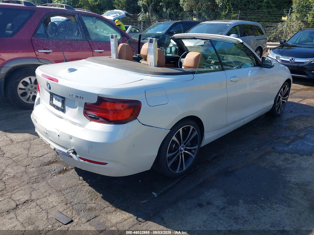 BMW 230 2021