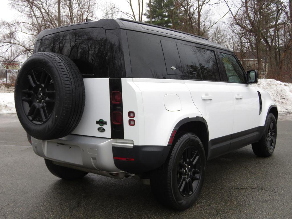 Land Rover Defender 2022